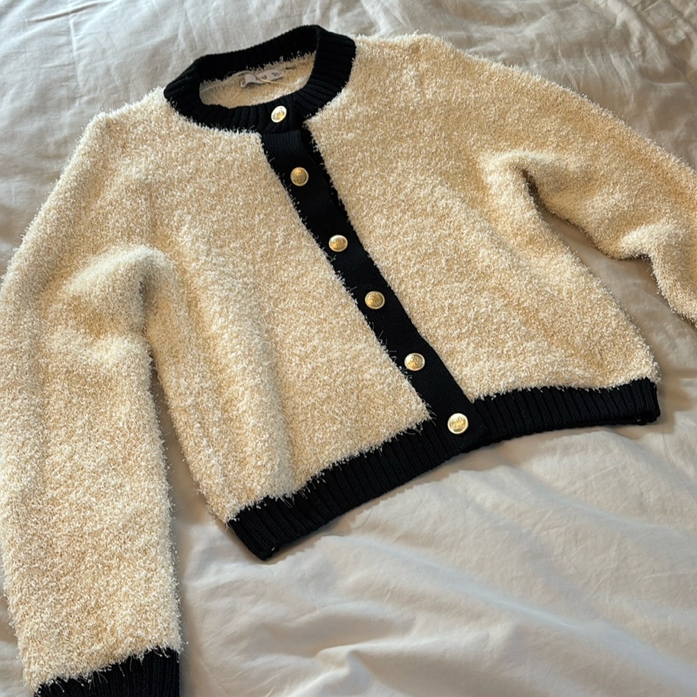 MNG sweater - new without tags ❤️